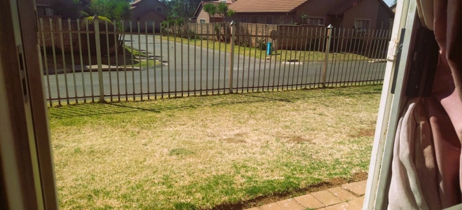 2 Bedroom Property for Sale in Kleinfontein Gauteng