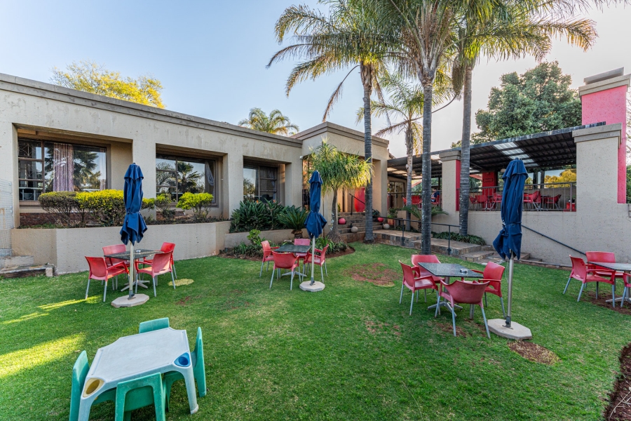 To Let 4 Bedroom Property for Rent in Helderkruin Gauteng