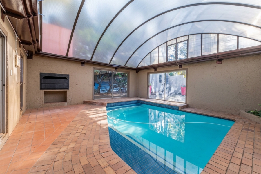 To Let 4 Bedroom Property for Rent in Helderkruin Gauteng
