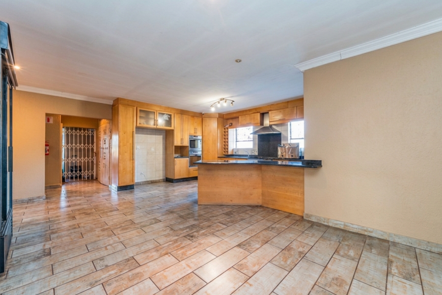 To Let 4 Bedroom Property for Rent in Helderkruin Gauteng