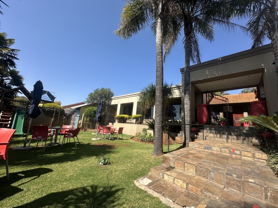 To Let 4 Bedroom Property for Rent in Helderkruin Gauteng