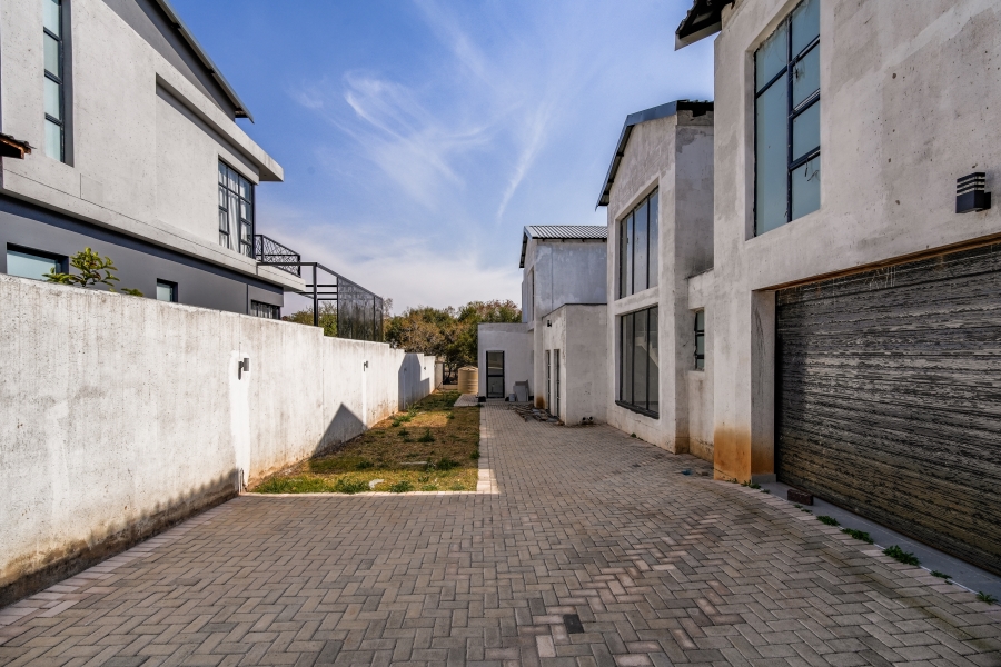 6 Bedroom Property for Sale in The Hills Game Reserve Estate Gauteng