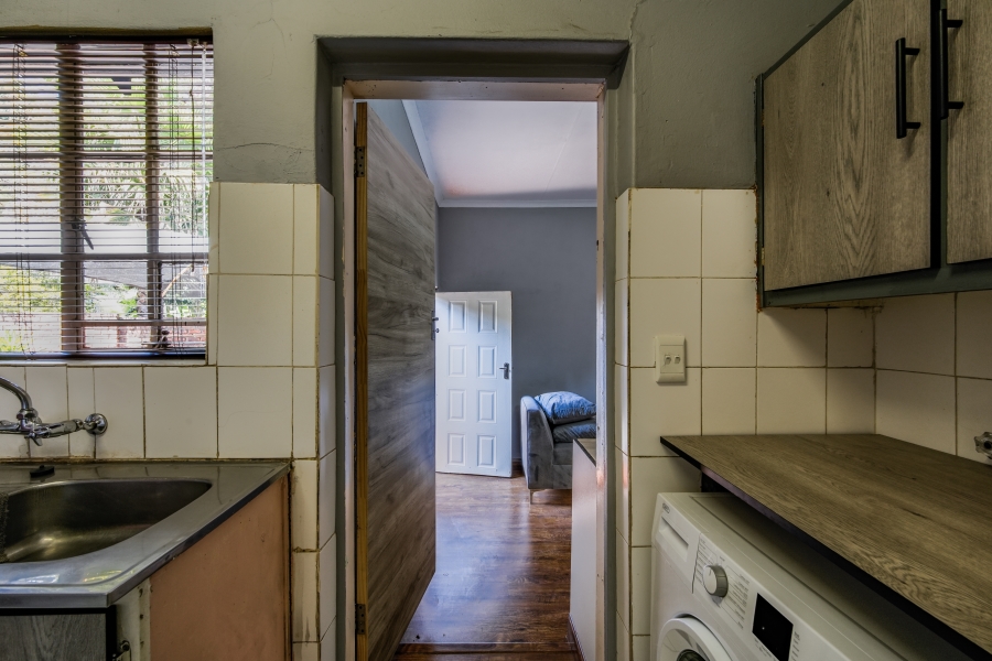 6 Bedroom Property for Sale in Garsfontein Gauteng