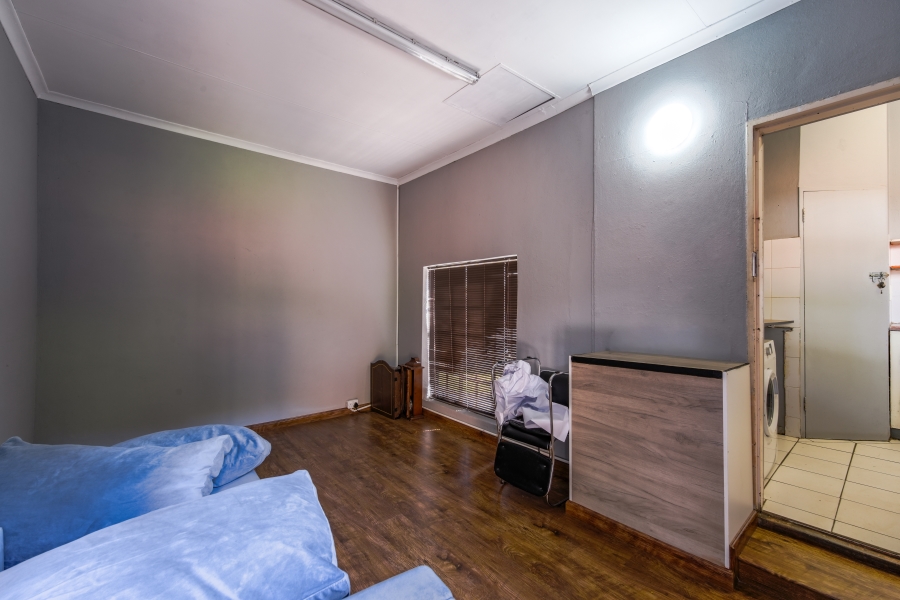6 Bedroom Property for Sale in Garsfontein Gauteng