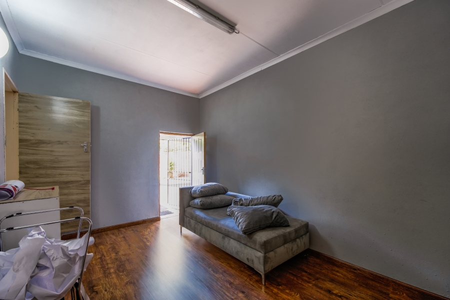 6 Bedroom Property for Sale in Garsfontein Gauteng