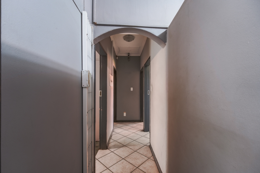 6 Bedroom Property for Sale in Garsfontein Gauteng