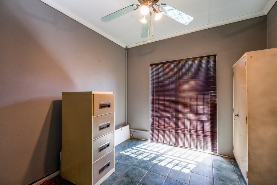 6 Bedroom Property for Sale in Garsfontein Gauteng