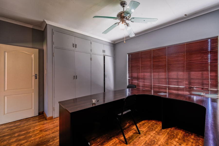 6 Bedroom Property for Sale in Garsfontein Gauteng
