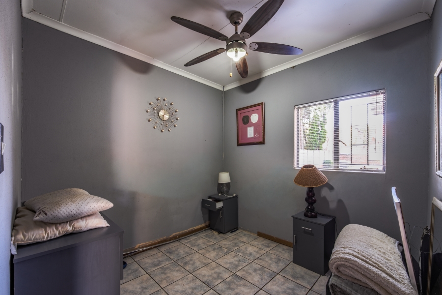 6 Bedroom Property for Sale in Garsfontein Gauteng