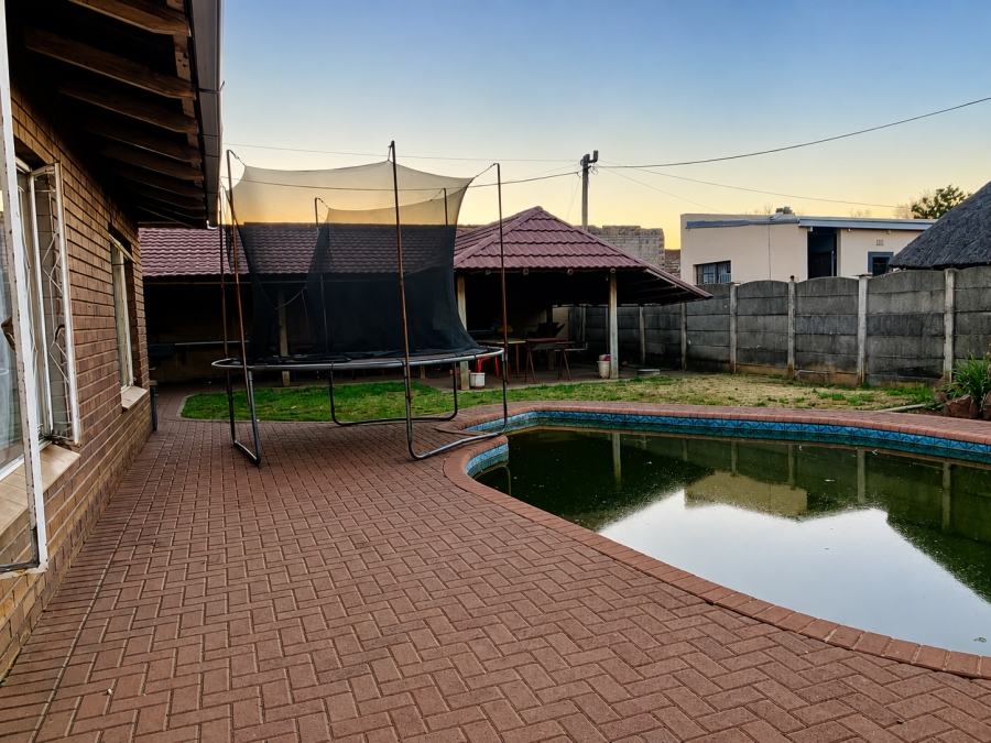 4 Bedroom Property for Sale in Vanderbijlpark CE 2 Gauteng