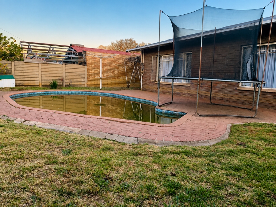 4 Bedroom Property for Sale in Vanderbijlpark CE 2 Gauteng