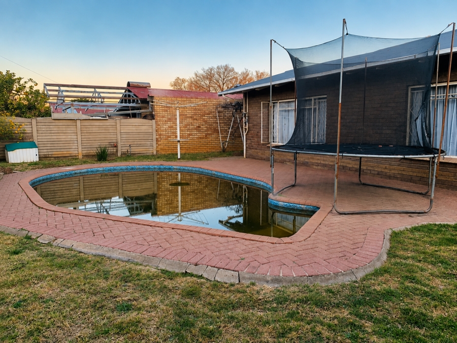 4 Bedroom Property for Sale in Vanderbijlpark CE 2 Gauteng