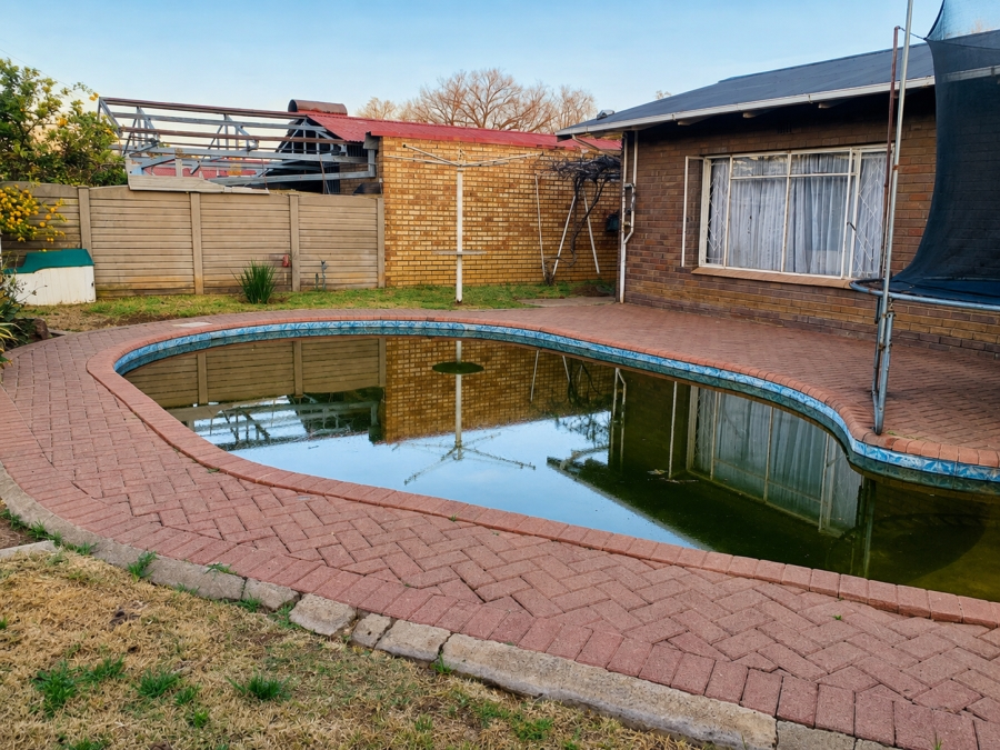 4 Bedroom Property for Sale in Vanderbijlpark CE 2 Gauteng