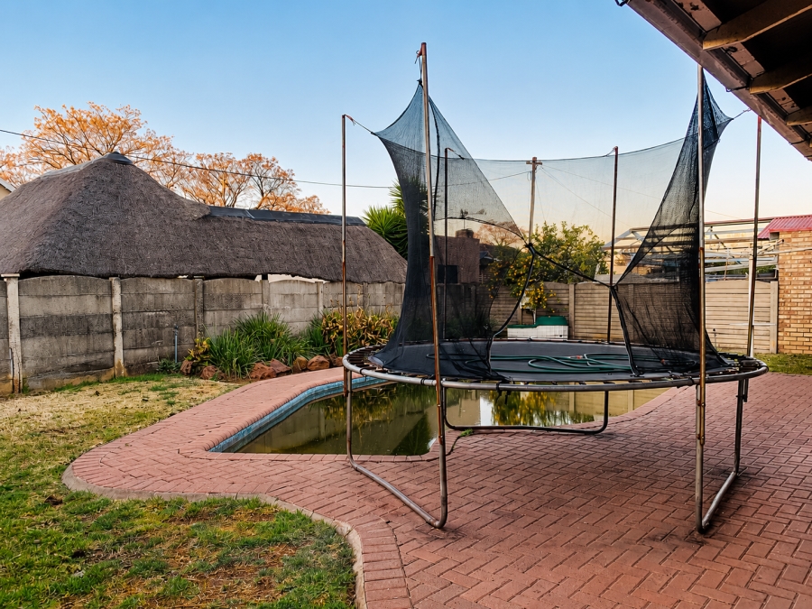 4 Bedroom Property for Sale in Vanderbijlpark CE 2 Gauteng