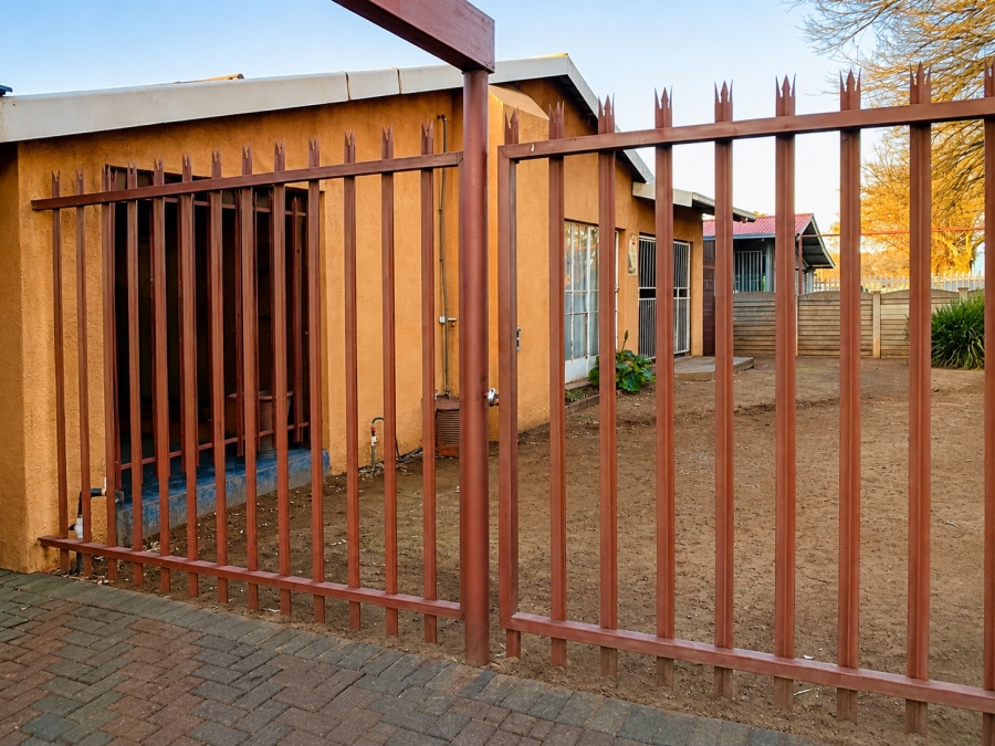 4 Bedroom Property for Sale in Vanderbijlpark CE 2 Gauteng