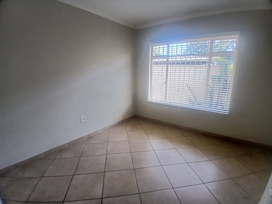 To Let 2 Bedroom Property for Rent in Brackenhurst Gauteng