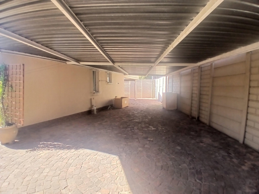 To Let 2 Bedroom Property for Rent in Brackenhurst Gauteng