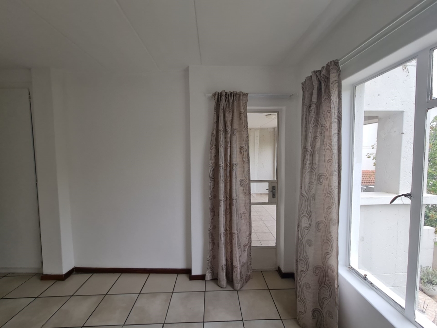 To Let 2 Bedroom Property for Rent in Sonneglans Gauteng
