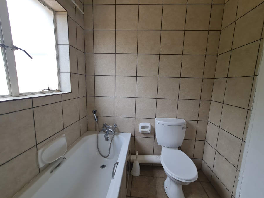 To Let 2 Bedroom Property for Rent in Sonneglans Gauteng
