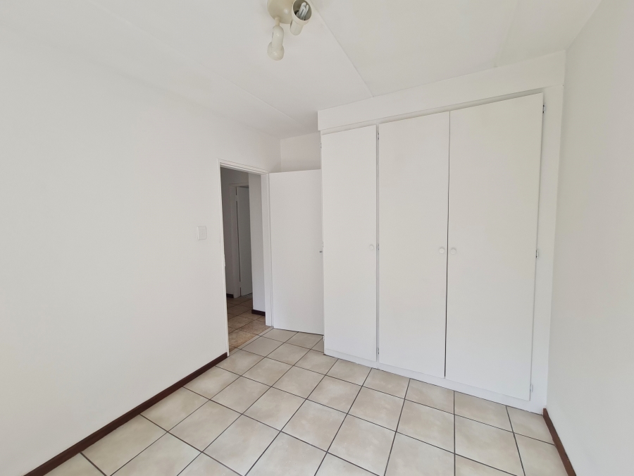 To Let 2 Bedroom Property for Rent in Sonneglans Gauteng