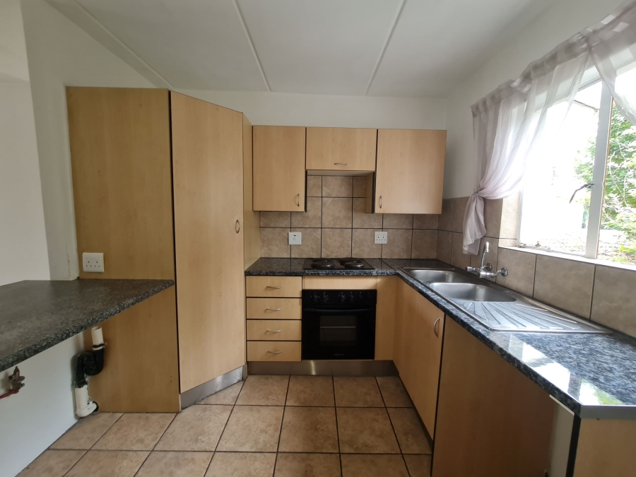 To Let 2 Bedroom Property for Rent in Sonneglans Gauteng