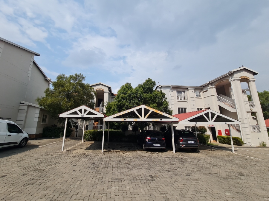 To Let 2 Bedroom Property for Rent in Sonneglans Gauteng