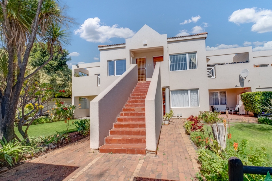 2 Bedroom Property for Sale in Weltevreden Park Gauteng