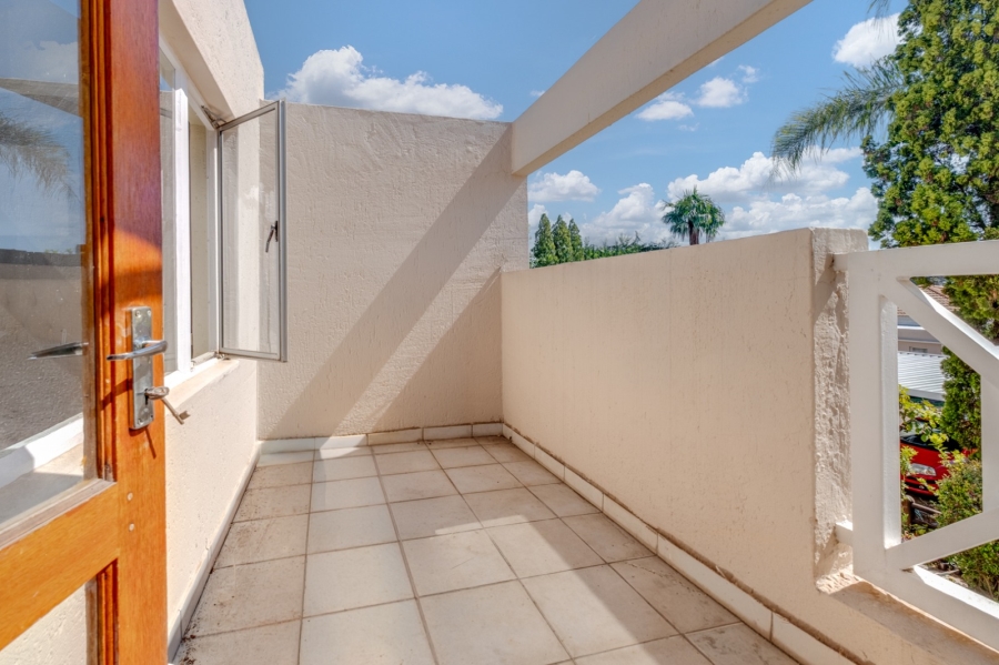 2 Bedroom Property for Sale in Weltevreden Park Gauteng