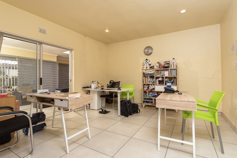 3 Bedroom Property for Sale in Suideroord Gauteng