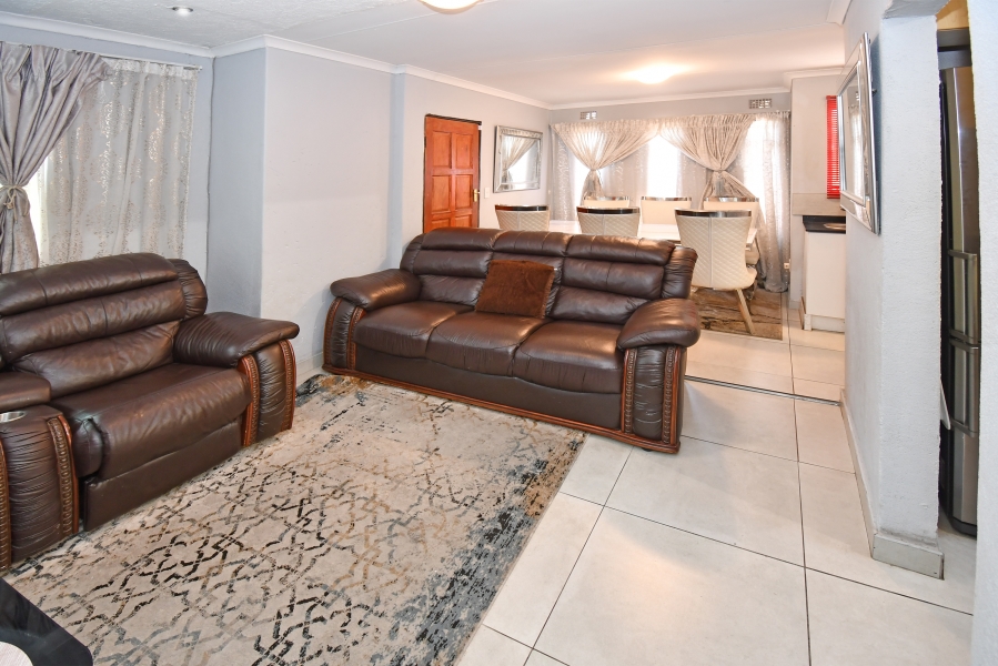 3 Bedroom Property for Sale in Lombardy East Gauteng
