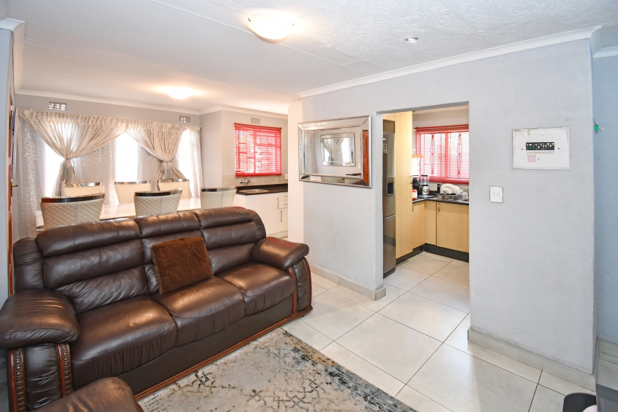 3 Bedroom Property for Sale in Lombardy East Gauteng