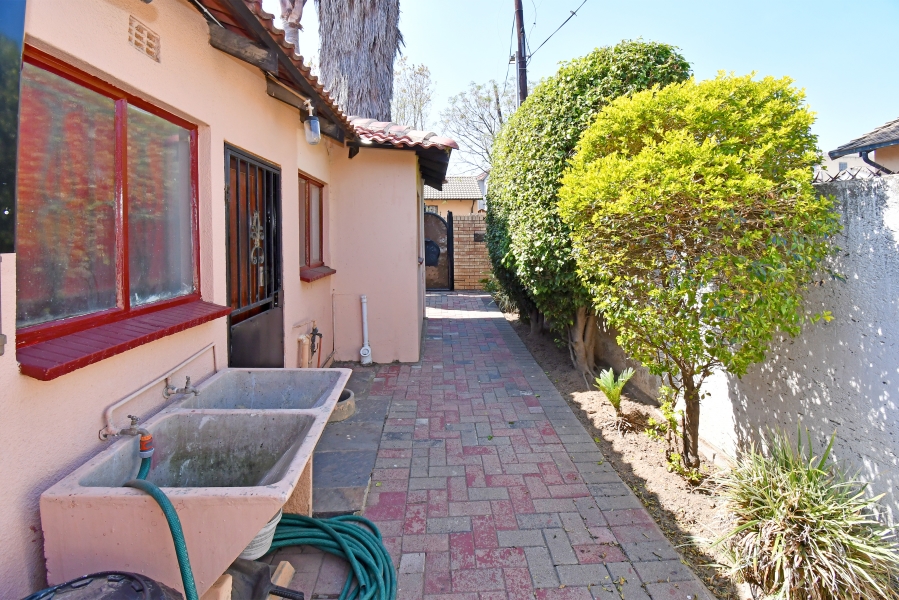 3 Bedroom Property for Sale in Lombardy East Gauteng