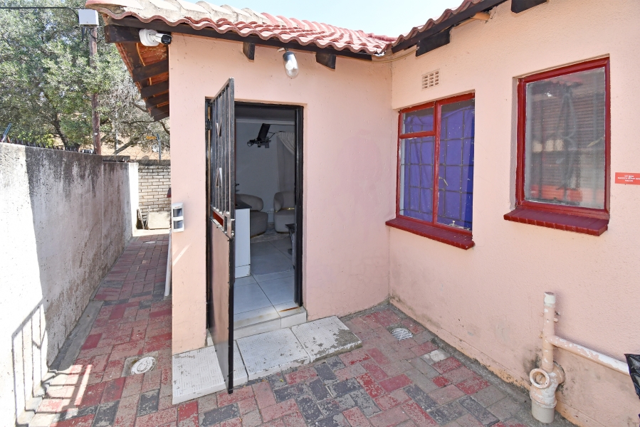 3 Bedroom Property for Sale in Lombardy East Gauteng