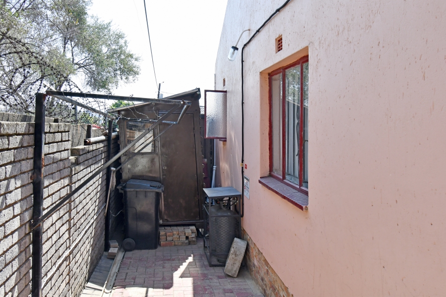3 Bedroom Property for Sale in Lombardy East Gauteng
