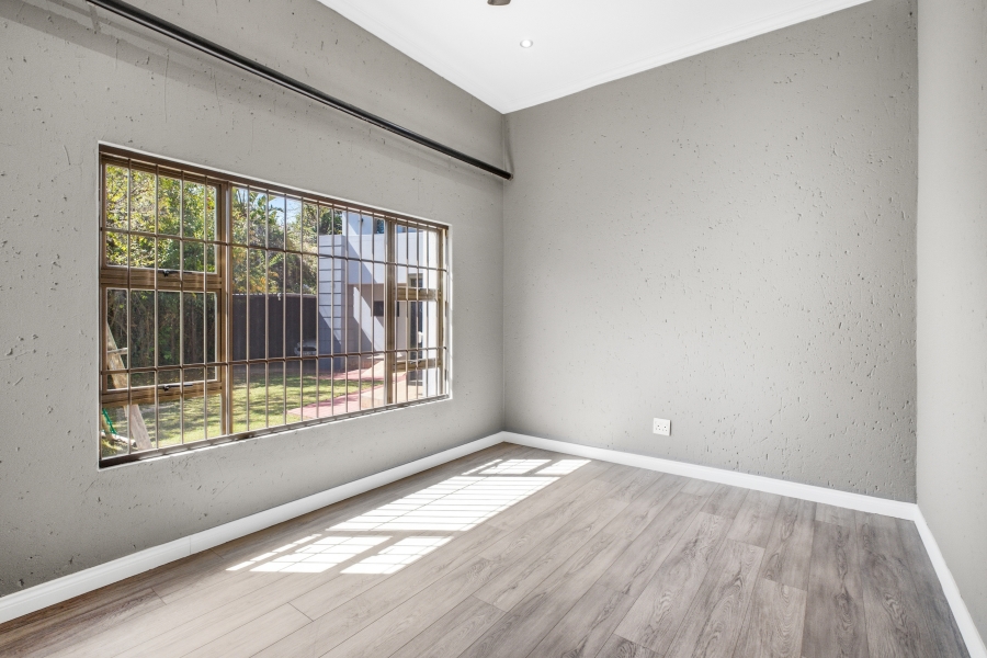 6 Bedroom Property for Sale in Bryanston Gauteng