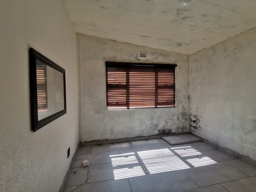 2 Bedroom Property for Sale in Naturena Gauteng