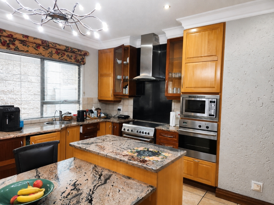 5 Bedroom Property for Sale in Centurion Golf Estate Gauteng