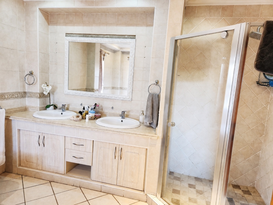 5 Bedroom Property for Sale in Centurion Golf Estate Gauteng
