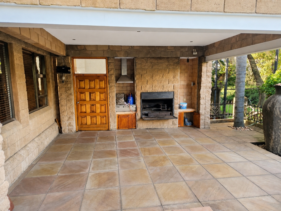5 Bedroom Property for Sale in Centurion Golf Estate Gauteng
