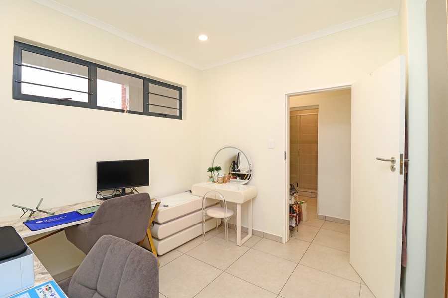 2 Bedroom Property for Sale in Greenstone Hill Gauteng