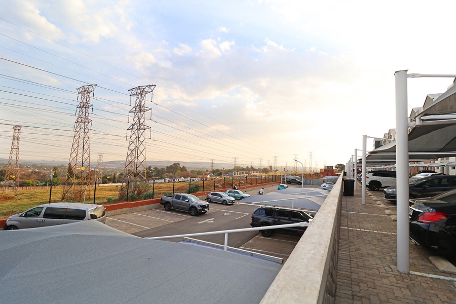2 Bedroom Property for Sale in Greenstone Hill Gauteng