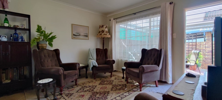 2 Bedroom Property for Sale in Rooihuiskraal North Gauteng