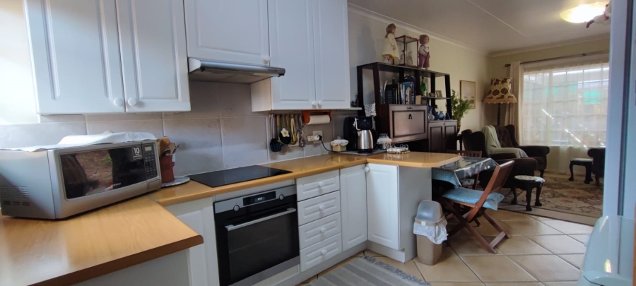 2 Bedroom Property for Sale in Rooihuiskraal North Gauteng