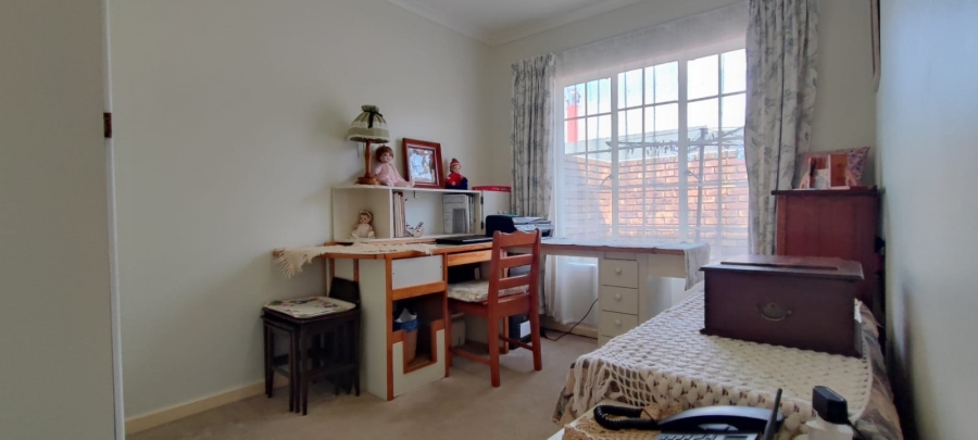2 Bedroom Property for Sale in Rooihuiskraal North Gauteng