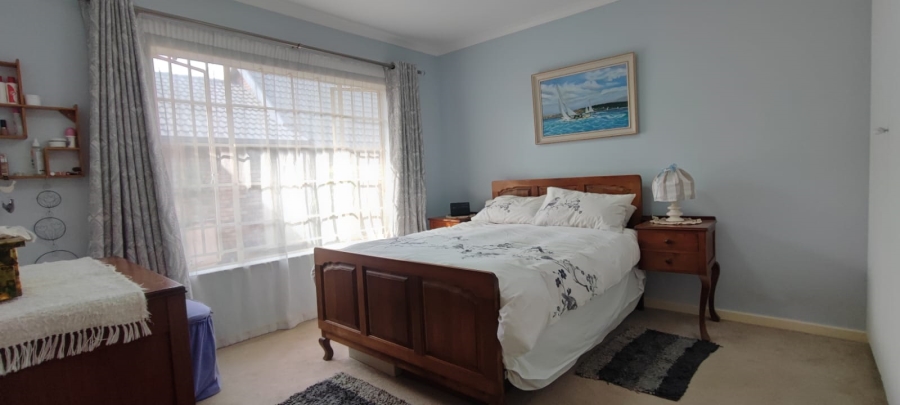 2 Bedroom Property for Sale in Rooihuiskraal North Gauteng