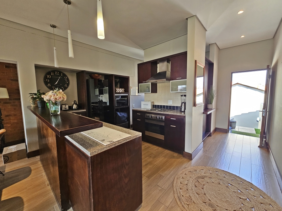 To Let 2 Bedroom Property for Rent in Midstream Estate Gauteng