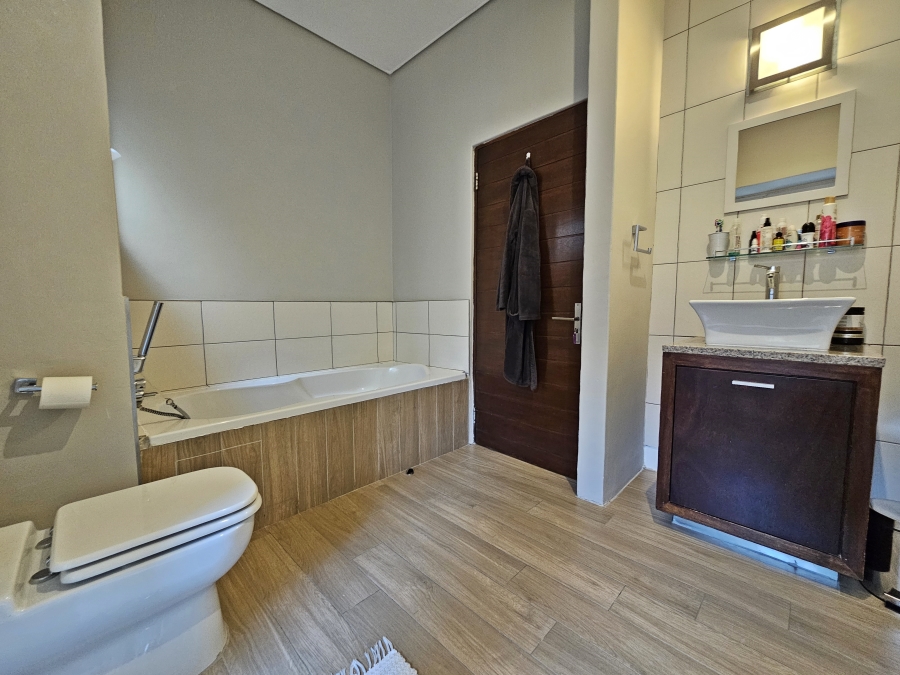 To Let 2 Bedroom Property for Rent in Midstream Estate Gauteng