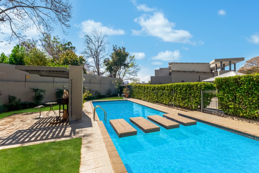 To Let 2 Bedroom Property for Rent in Hurlingham Gauteng