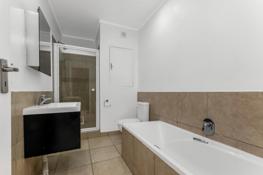 To Let 2 Bedroom Property for Rent in Hurlingham Gauteng