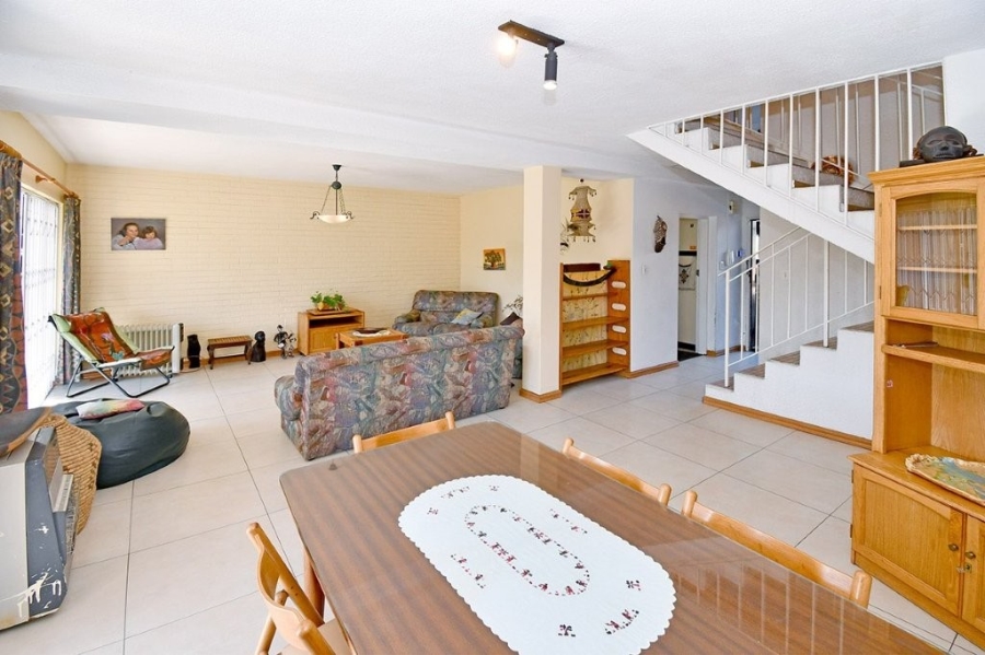 To Let 3 Bedroom Property for Rent in Corlett Gardens Gauteng
